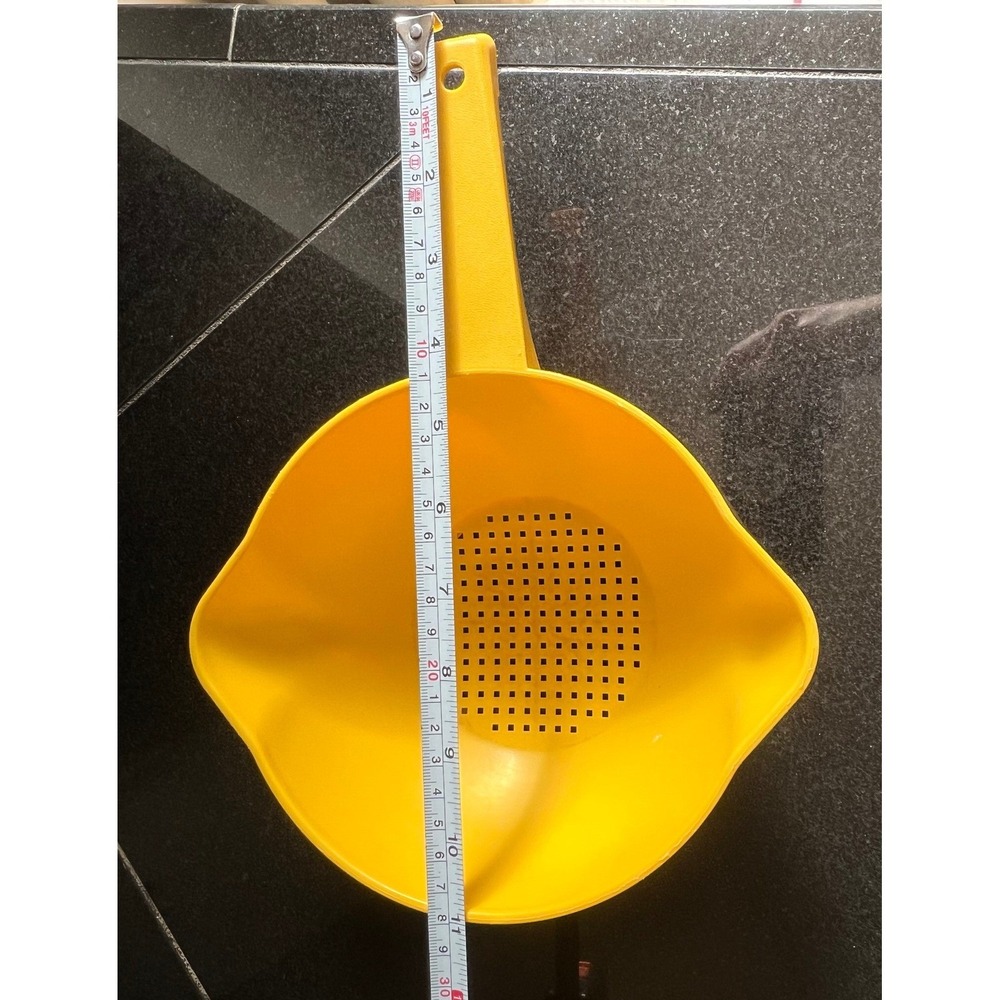 Vintage TUPPERWARE Yellow Colander Strainer #1200-3 One Quart EUC - Picture 8 of 9
